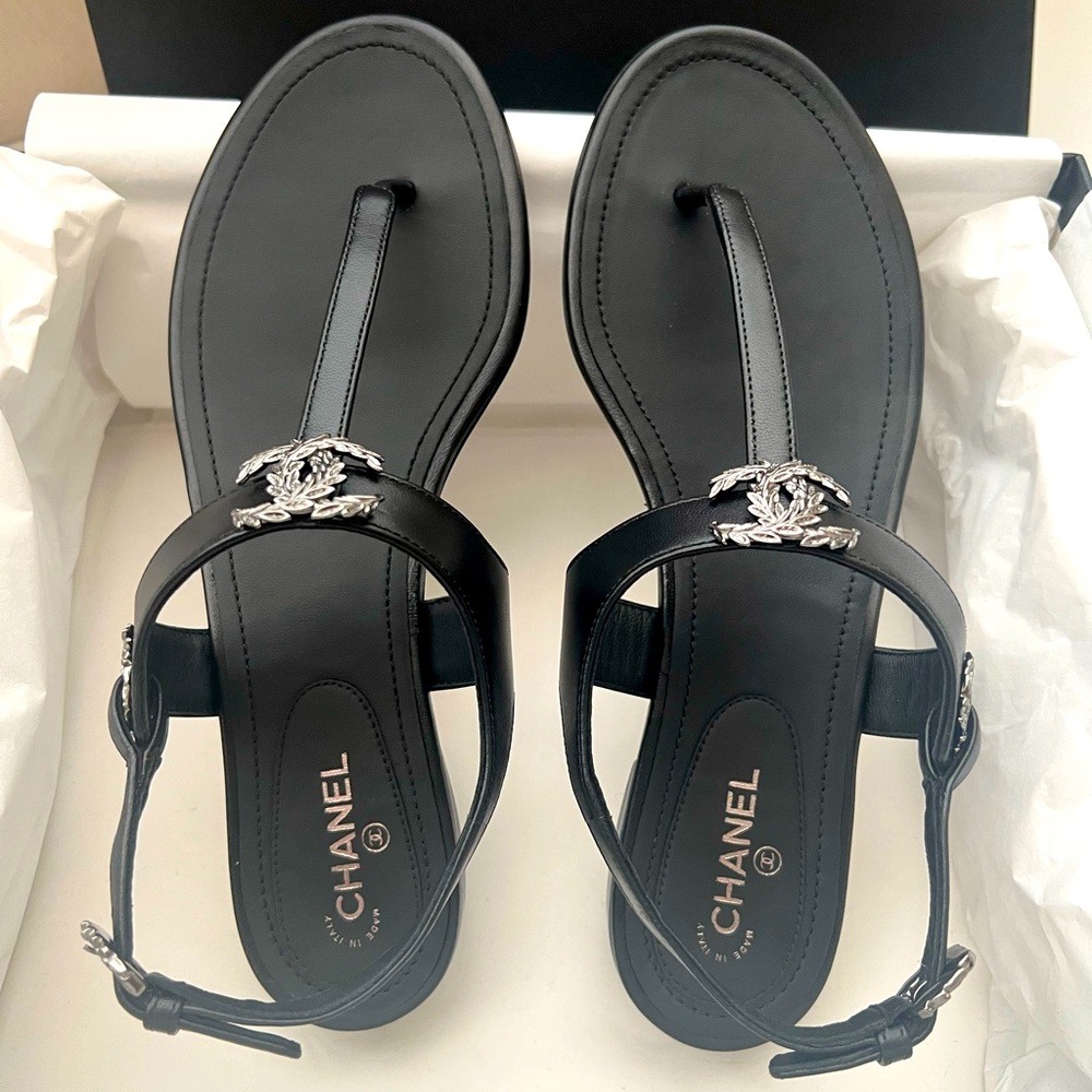 🔥CHANEL Thong Sandals